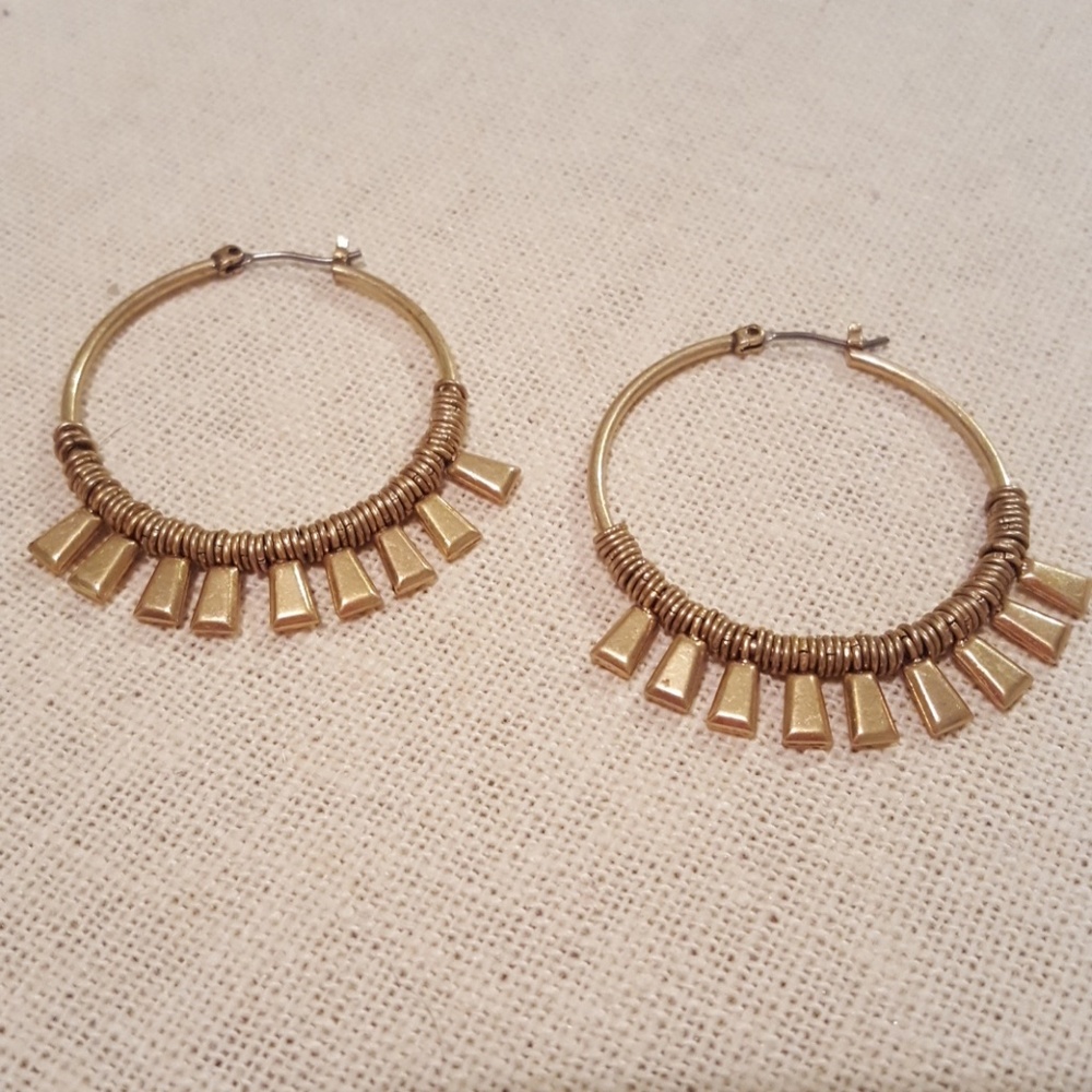 Stella and Dot Bungalow earrings